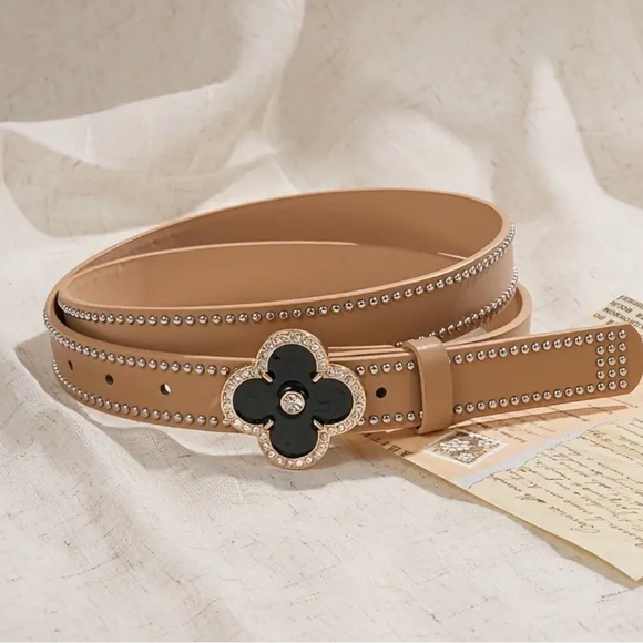 Accessories - Clover belt